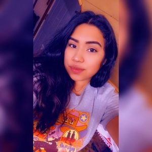 Meet your Posher, Ana gladys